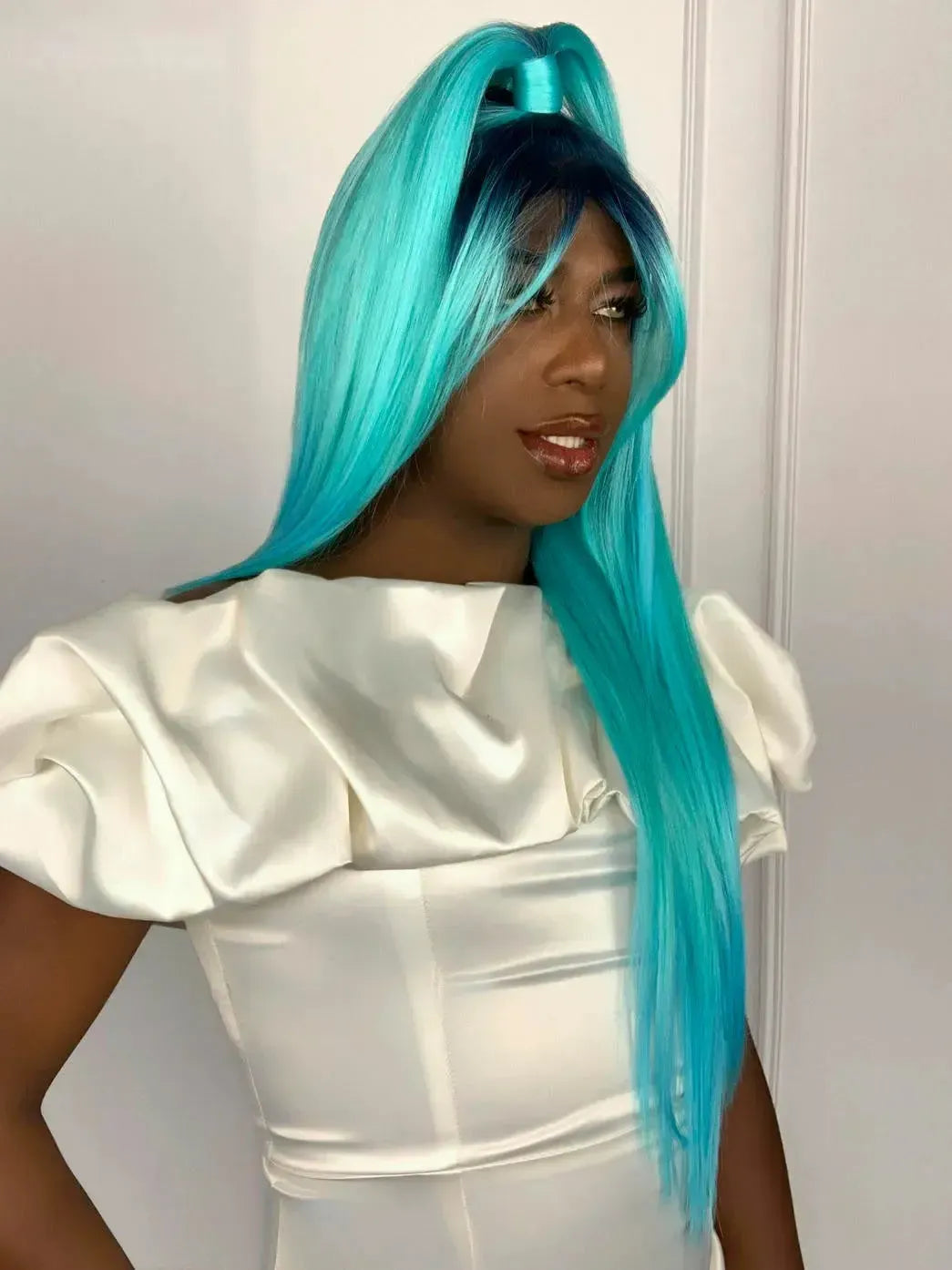 Lace Front Freda Azul