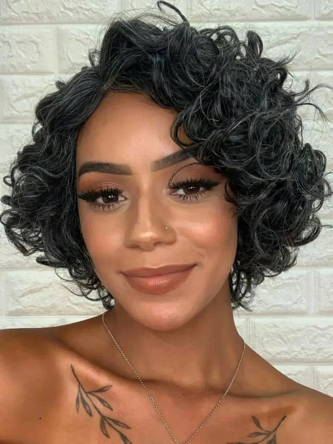 Laces e Perucas de Cabelo Humano Natural | Kira Perucas